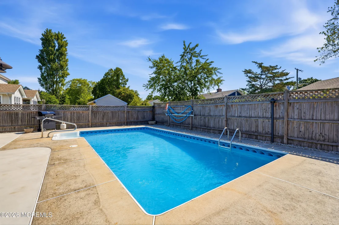 Photo of 481 Admiral Road