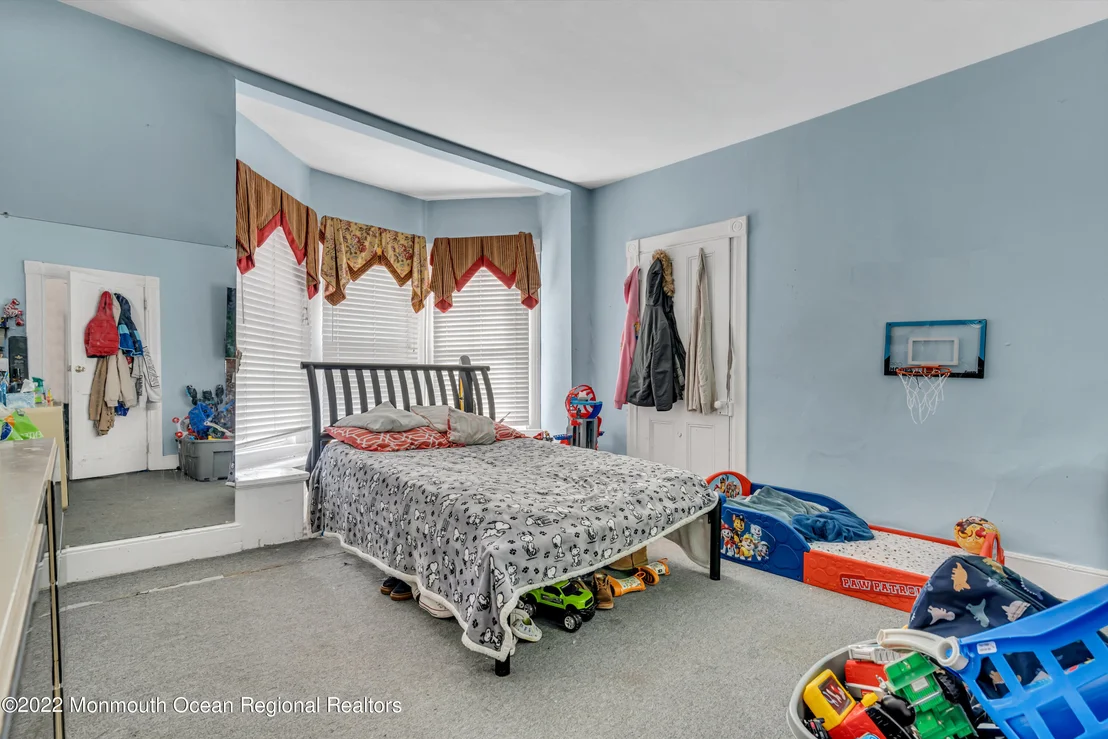 Photo of 68 Maple Avenue