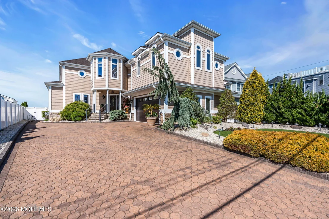 Photo of 531 Bayview Drive