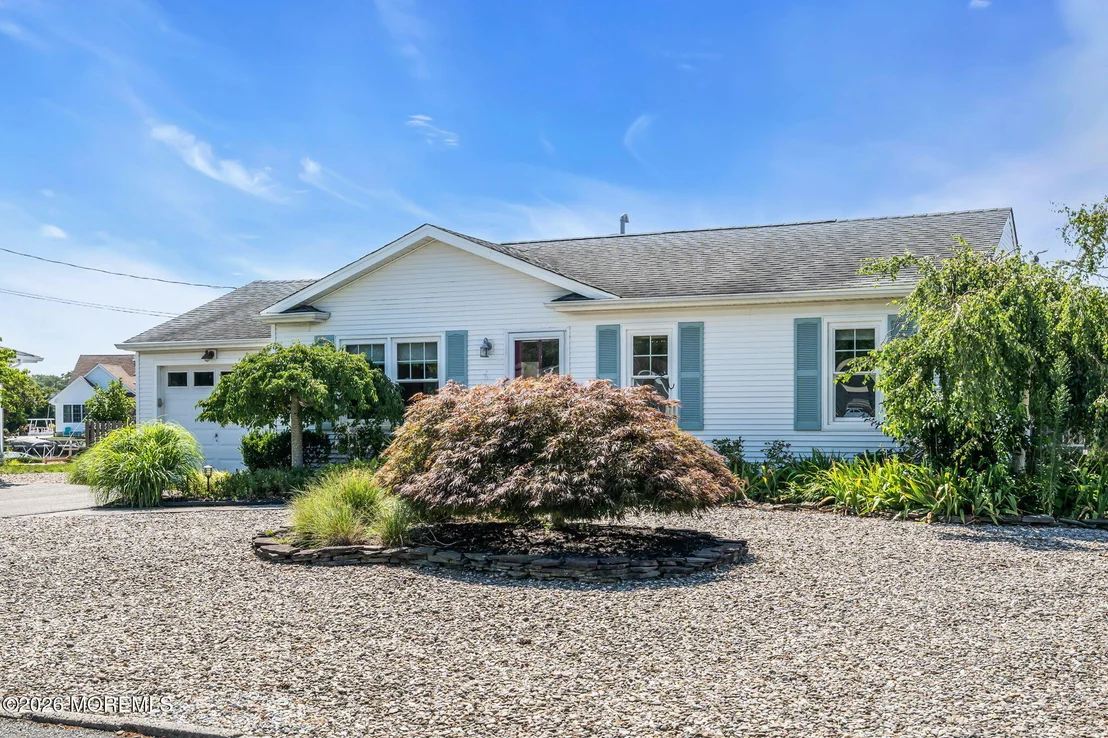 Photo of 39 Parkers Point Boulevard
