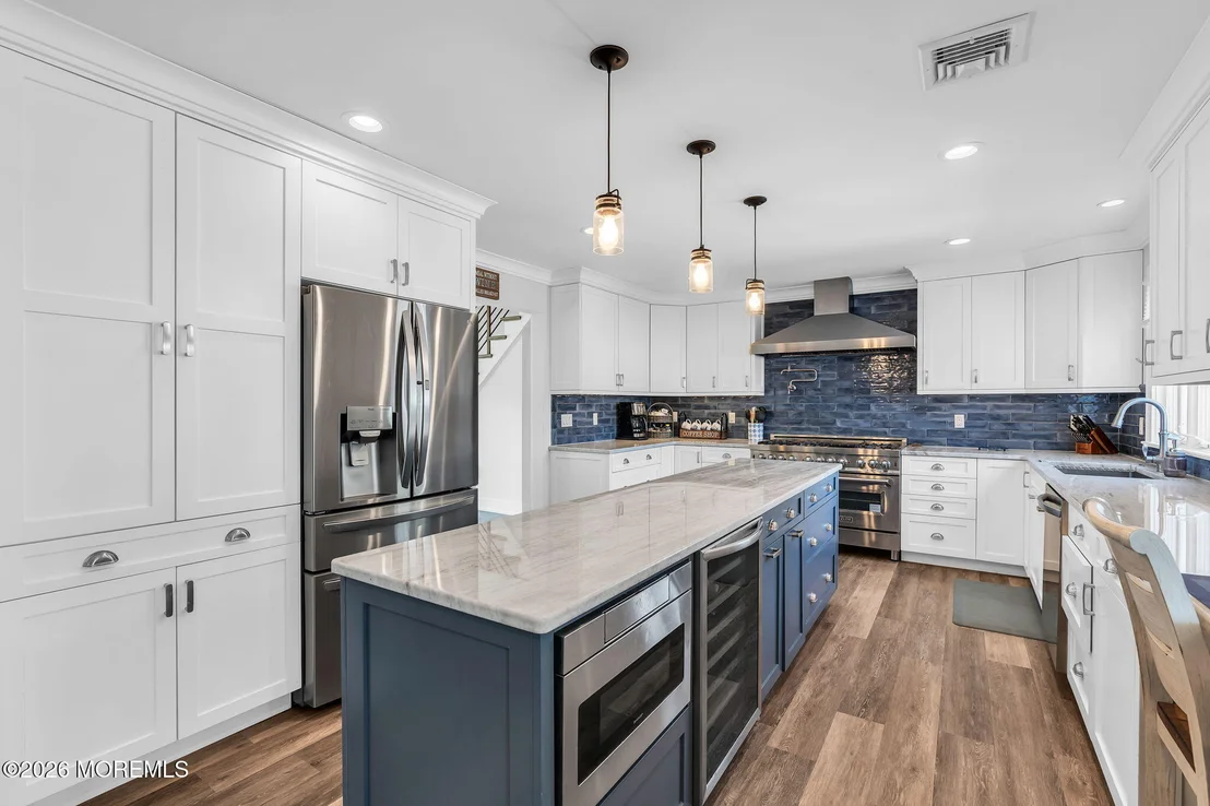 Photo of 237 Bay Shore Drive