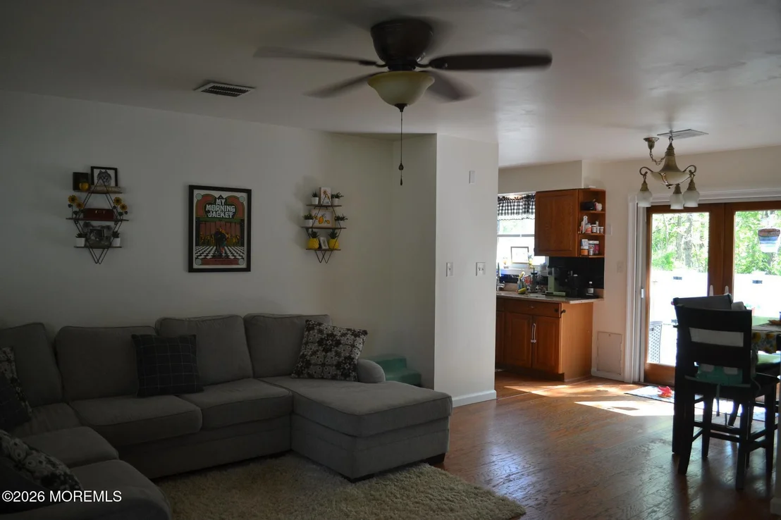 Photo of 31 Chestnut Way Circle