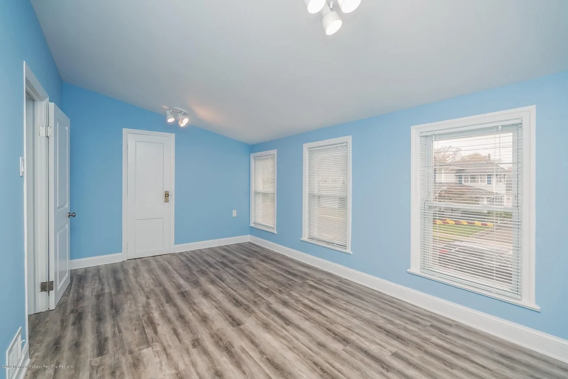 Photo of 1237 Briarwood Road