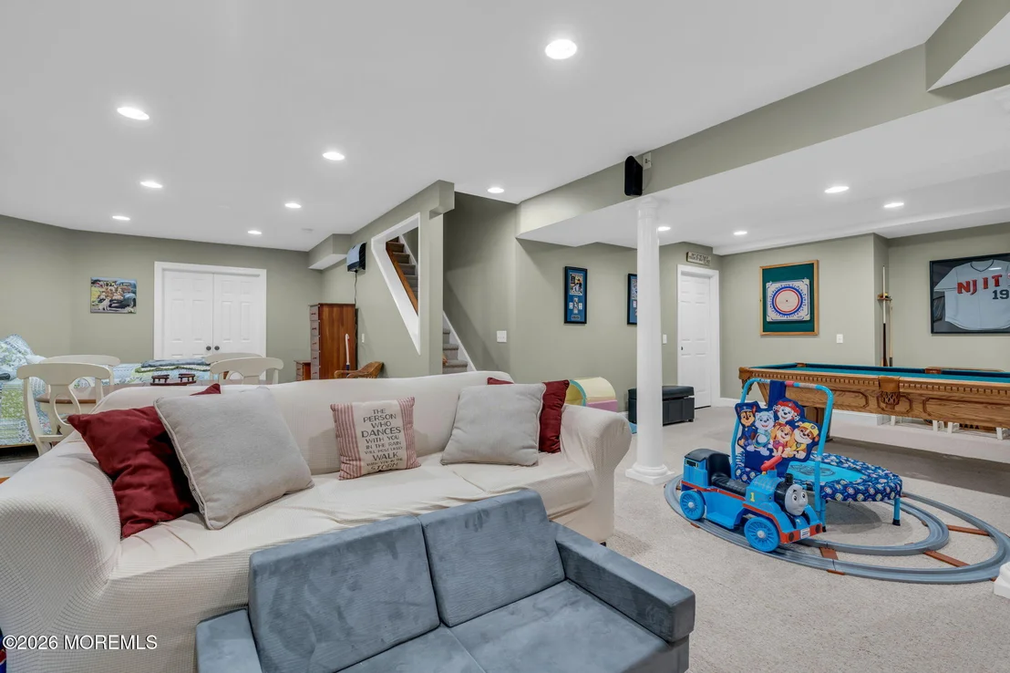 Photo of 2093 Overbrook Drive