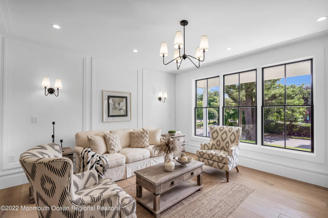 Photo of 376 Orenda Circle