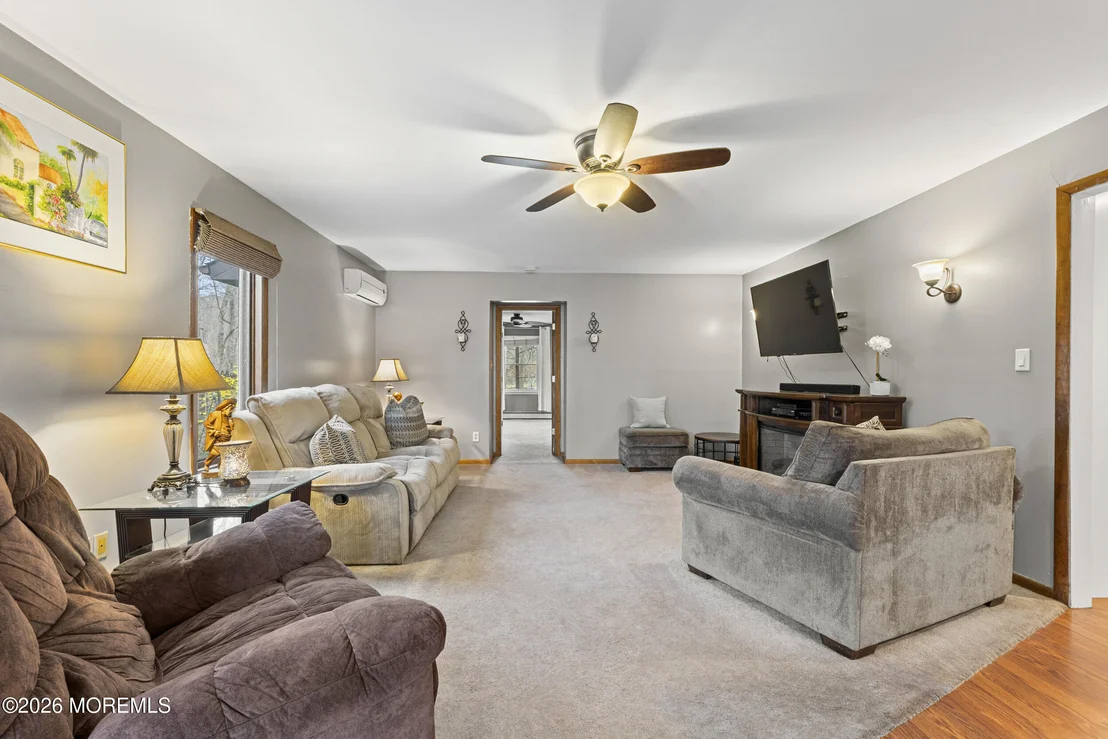 Photo of 164 W 3rd Street