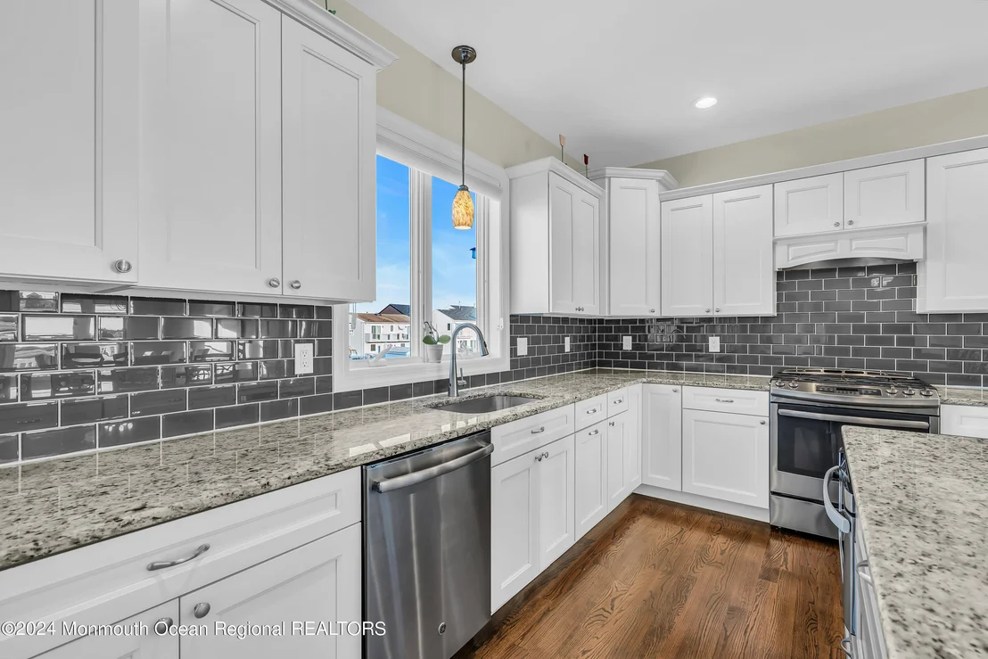 Photo of 106 Saint Lawrence Boulevard