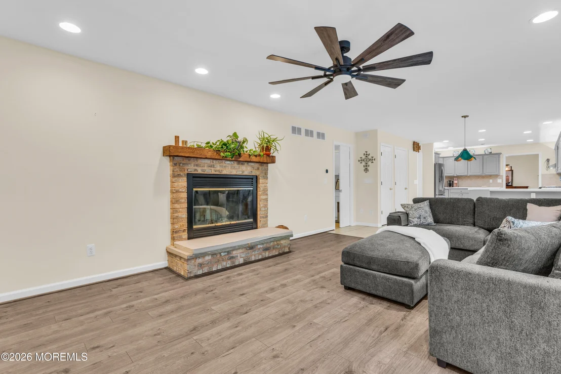 Photo of 361 Eastern Boulevard
