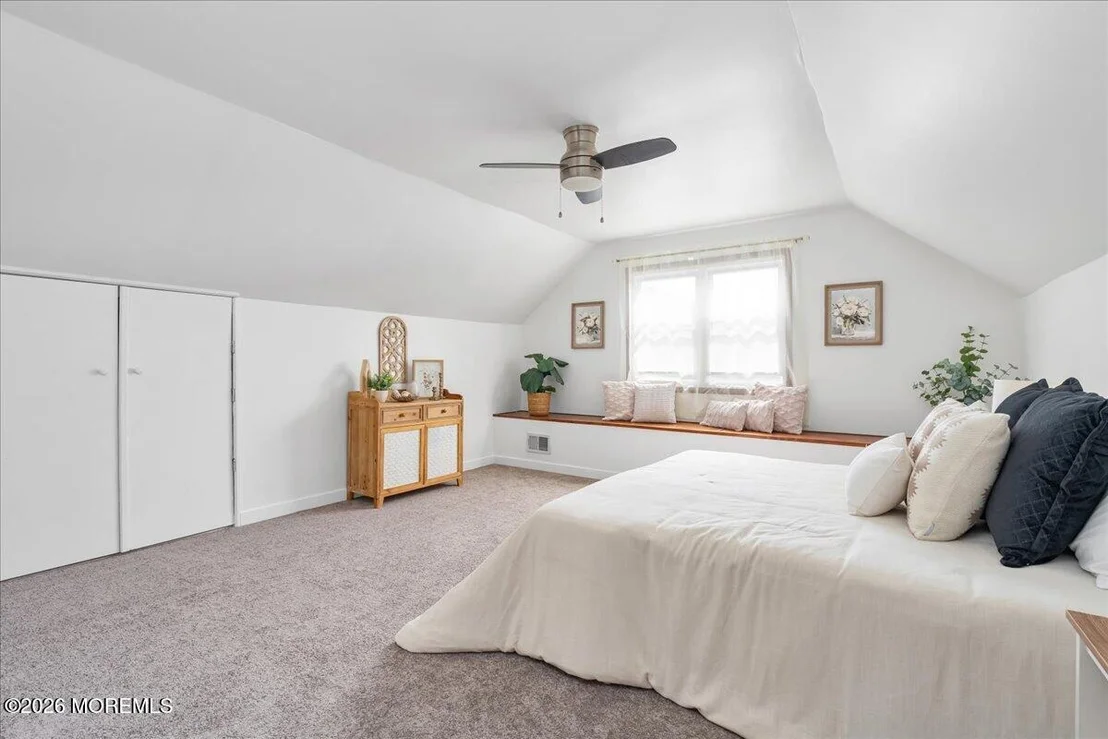 Photo of 48 Cresci Boulevard