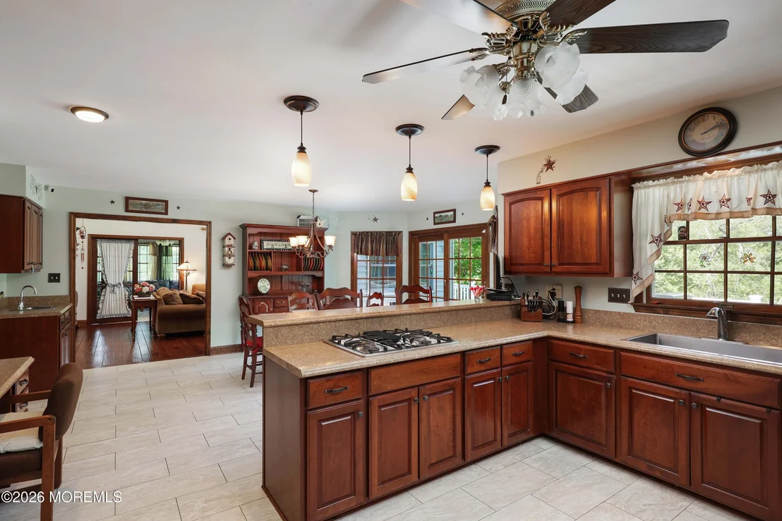 Photo of 1908 Shadowbrook Drive