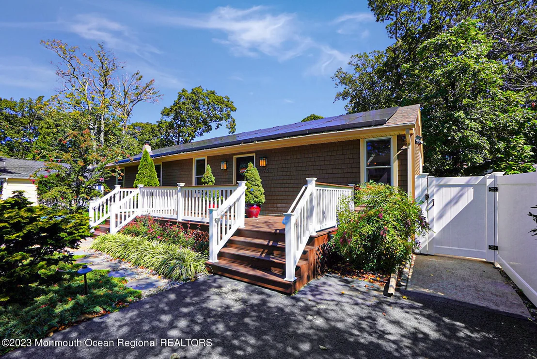Photo of 175 Delaware Avenue