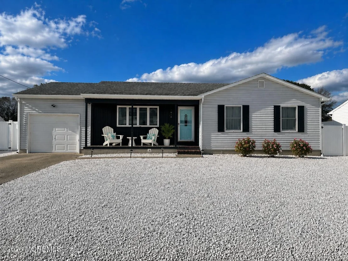Photo of 810 Leeward Drive