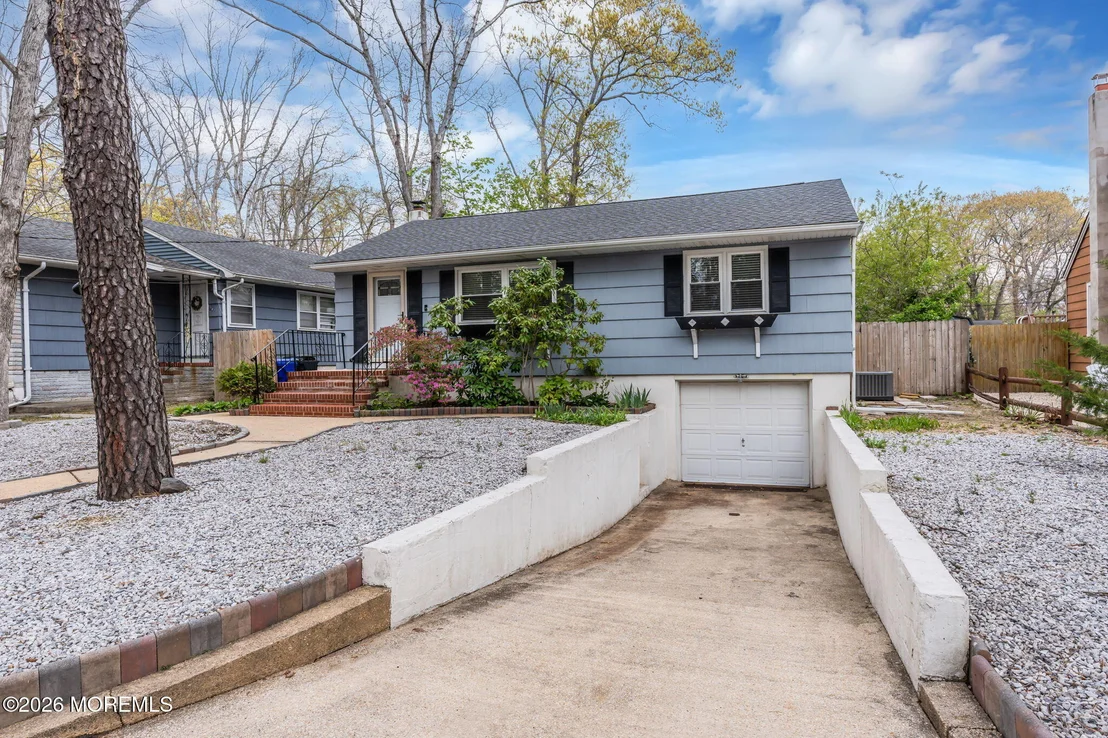 Photo of 704 Barberry Drive