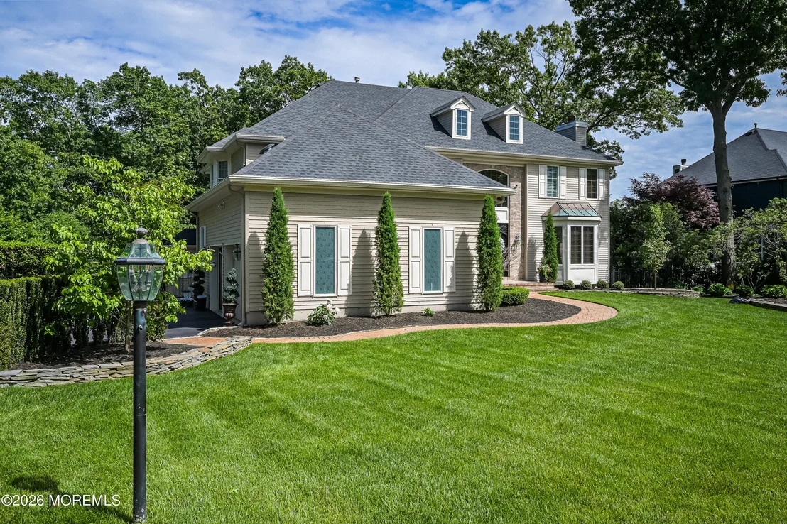 Photo of 2352 Macintosh Drive