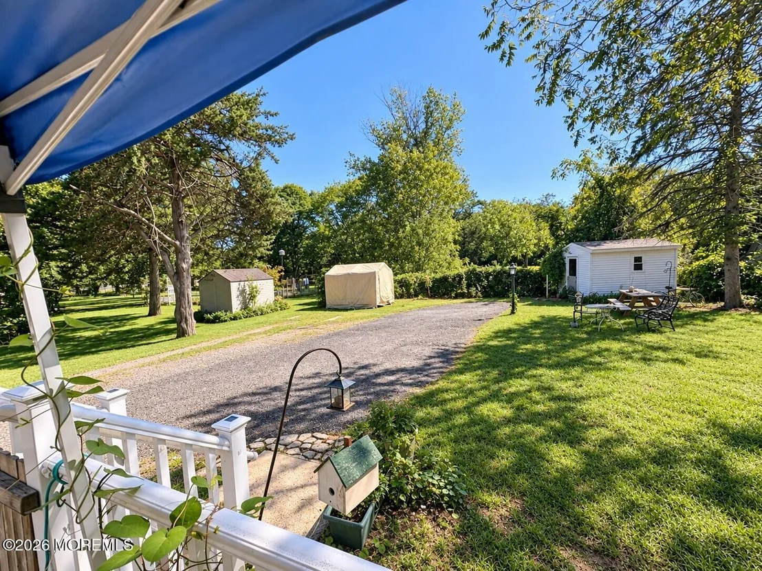 Photo of 79 Railroad Avenue
