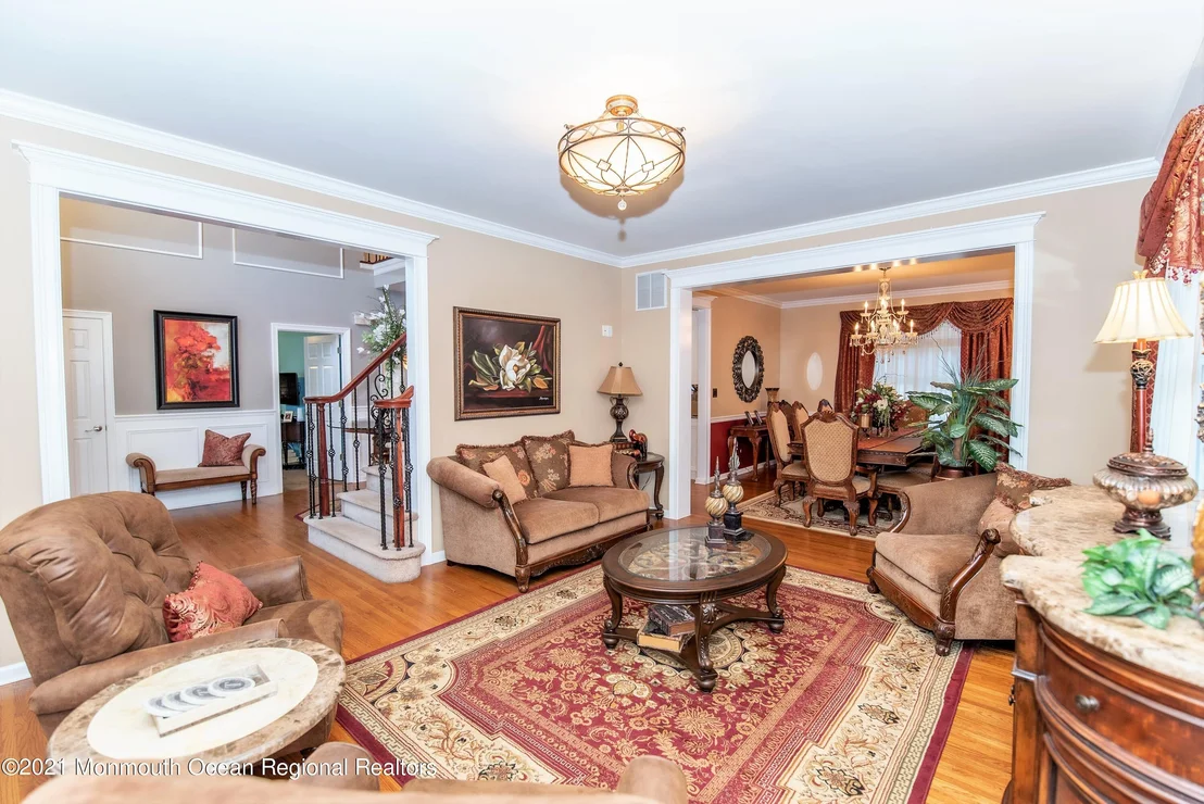Photo of 607 Windcrest Court