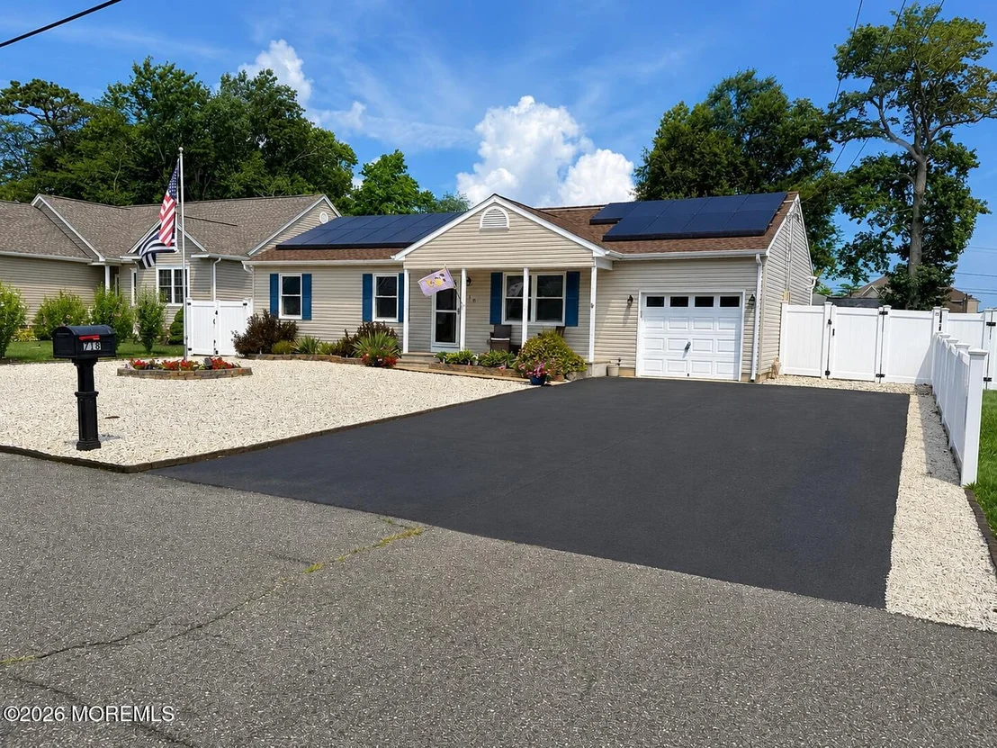 Photo of 718 Conifer Drive