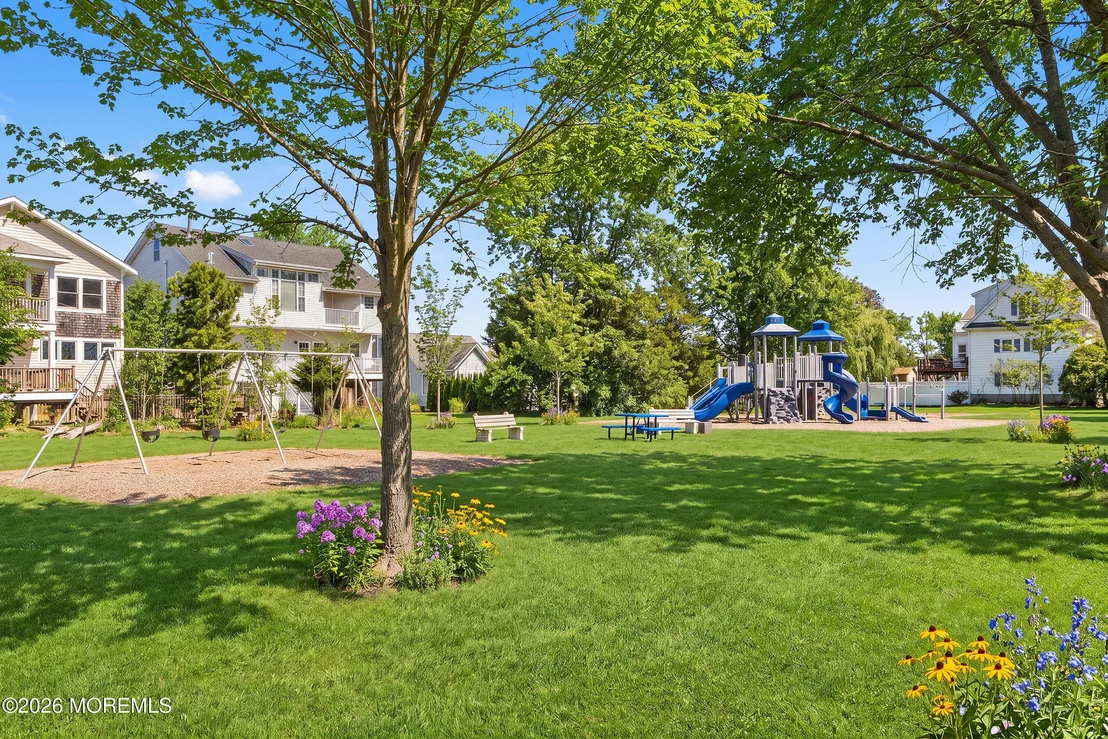 Photo of 384 Pine Avenue