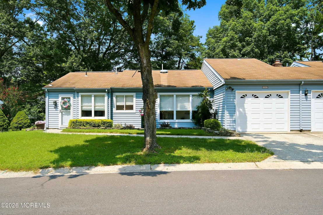 Photo of 669B Buckingham Drive