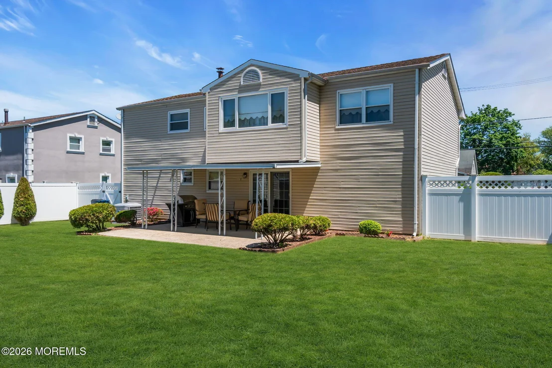 Photo of 52 Cresci Boulevard