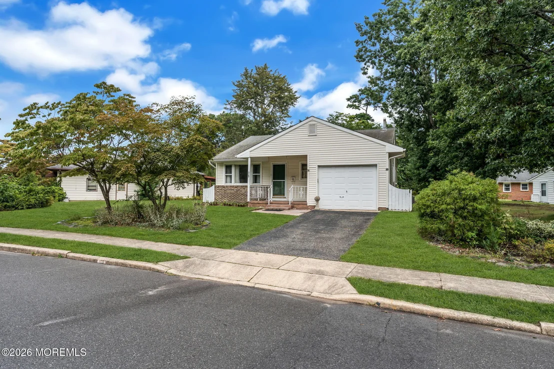 Photo of 75 Columbine Circle