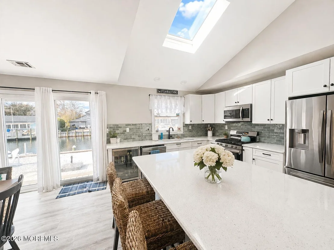 Photo of 810 Leeward Drive