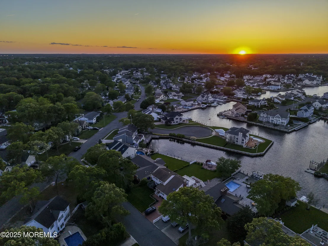 Photo of 560 Midwood Drive
