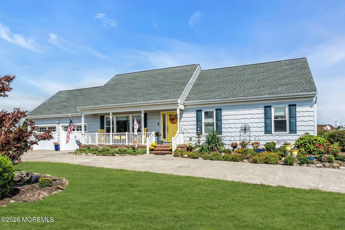 Photo of 237 Bay Shore Drive