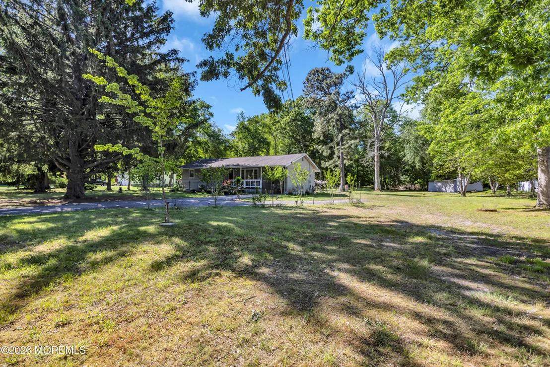 Photo of 416 Oak Tree Road