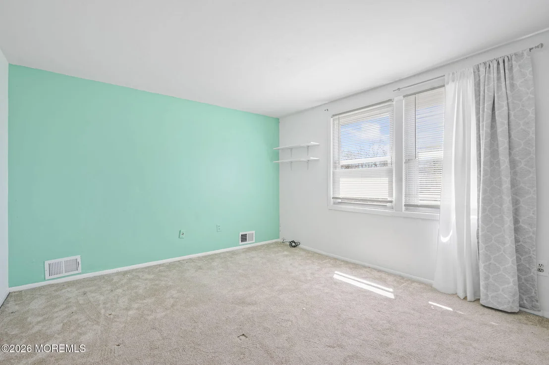 Photo of 70 Harrington Circle