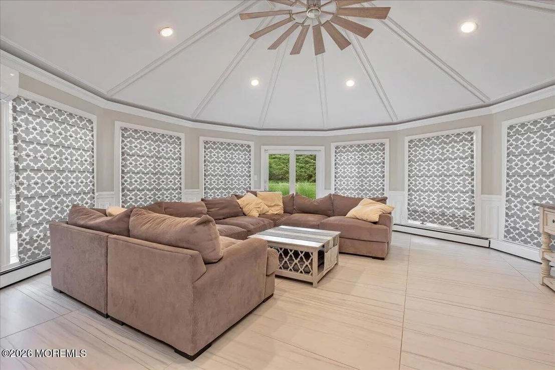 Photo of 48 Lakeside Avenue