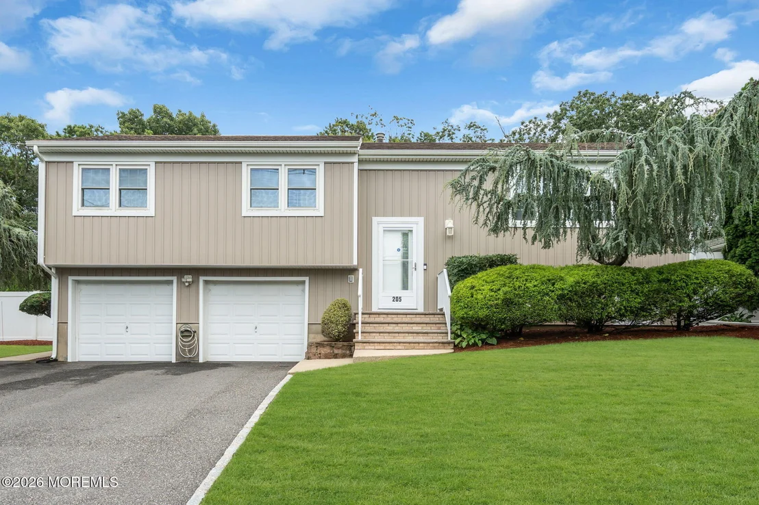 Photo of 205 Arizona Drive