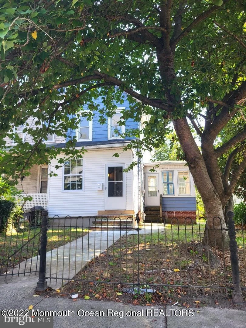 Photo of 108 8th Street
