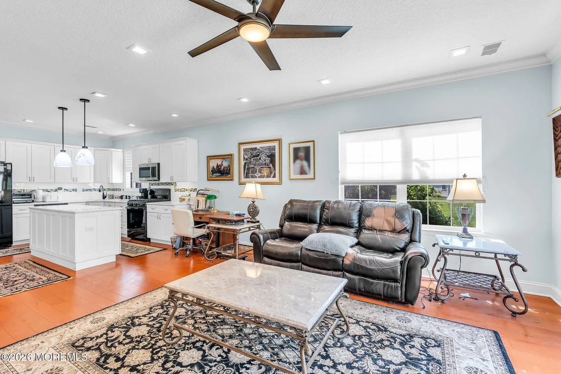 Photo of 2593 Collier Road