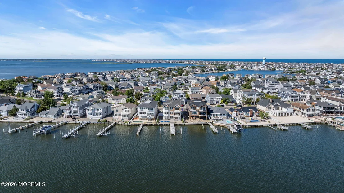 Photo of 153 Pershing Boulevard