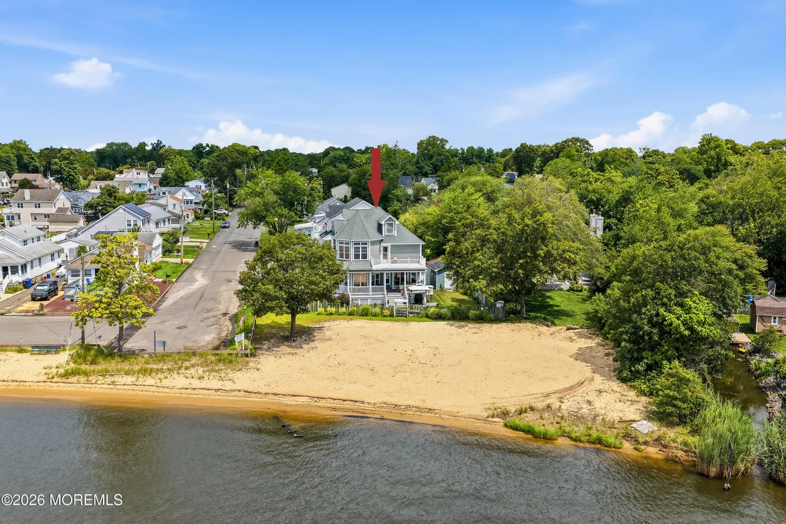 Photo of 2 River Drive