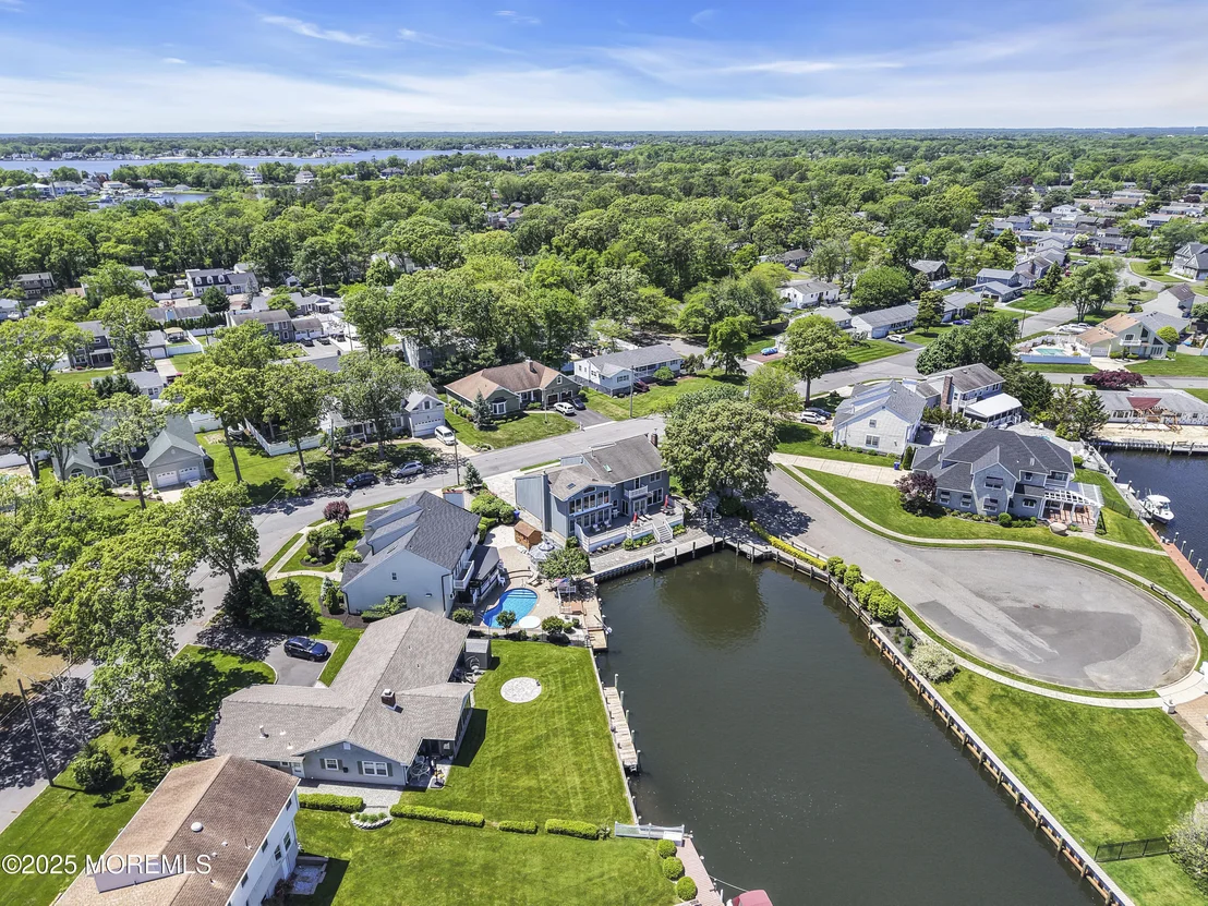 Photo of 560 Midwood Drive