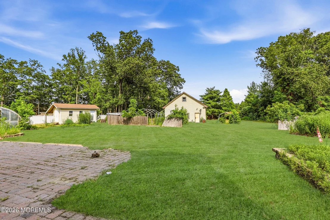 Photo of 295 Fort Plains Road