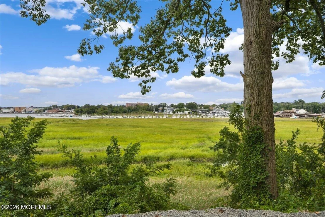Photo of 471 Beverly Drive