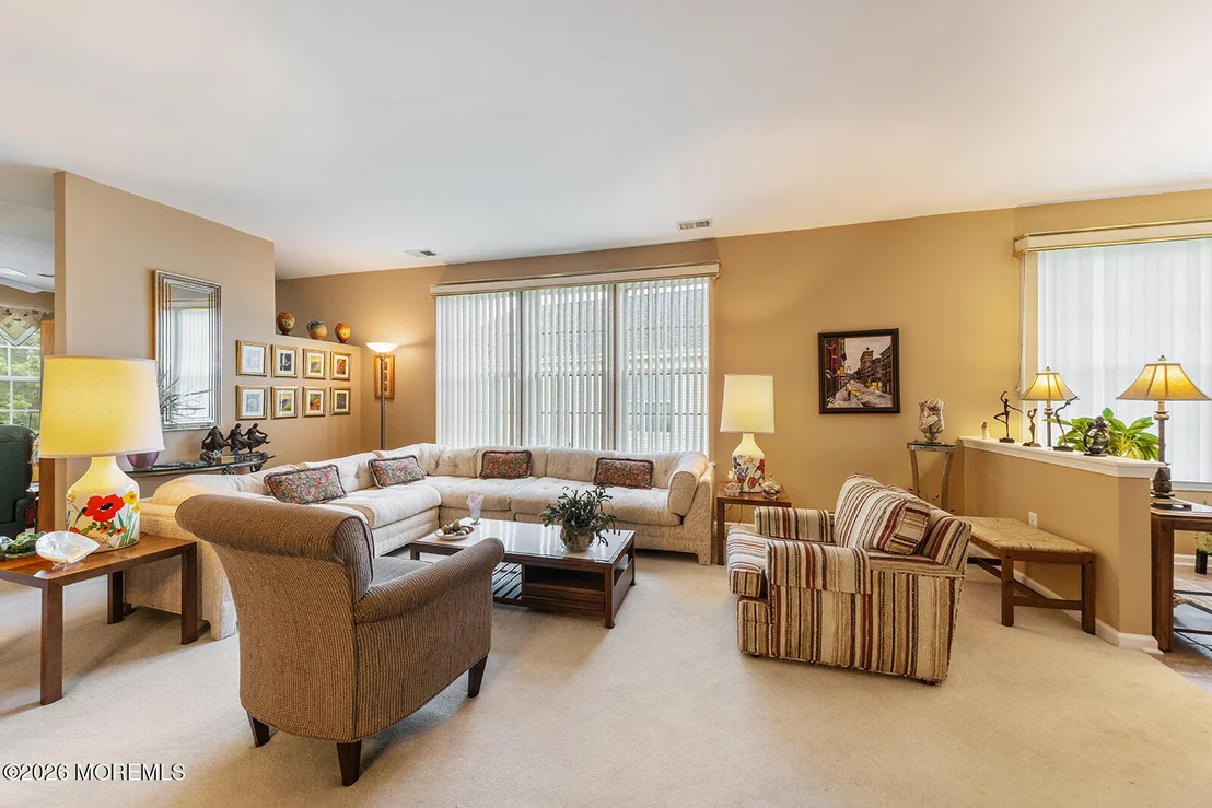 Photo of 46 Minuteman Circle