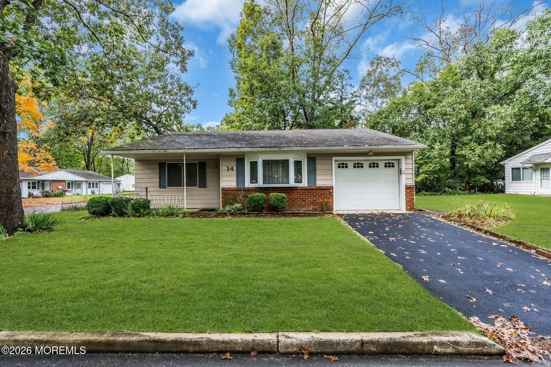 Photo of 14 Iowa Drive