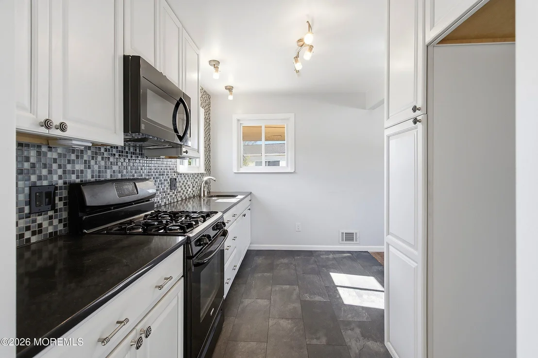 Photo of 84 Lakeland Drive