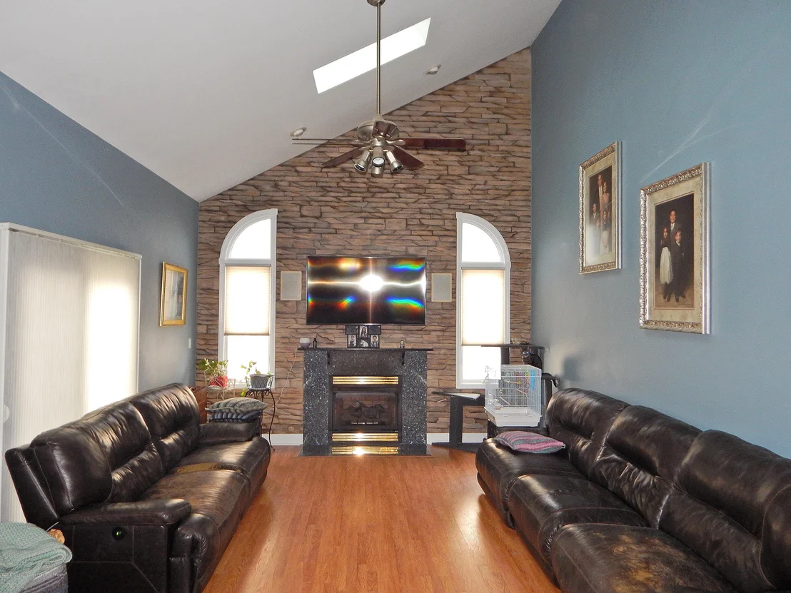 Photo of 1015 Devon Street