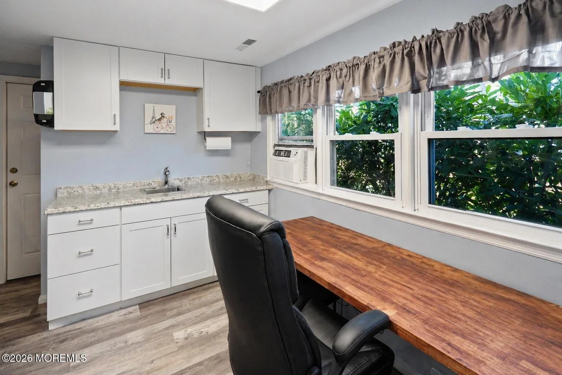 Photo of 437 Adamston Road