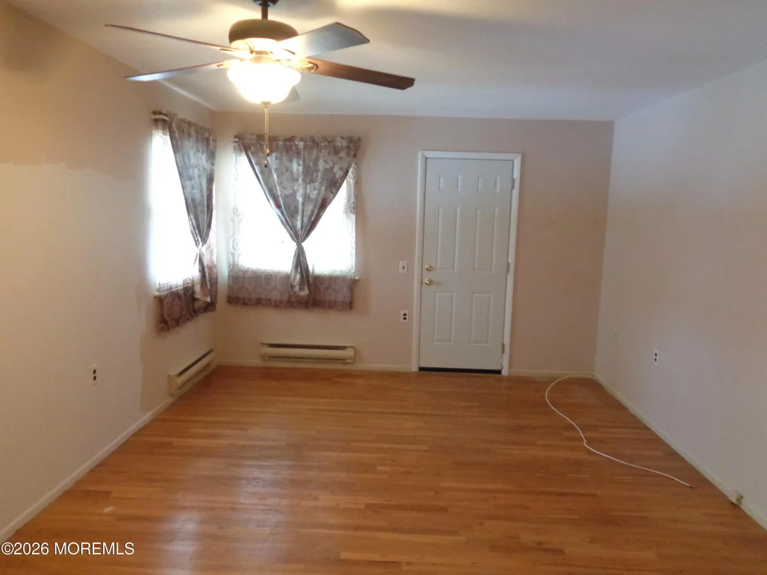 Photo of 608 B Willow Lane