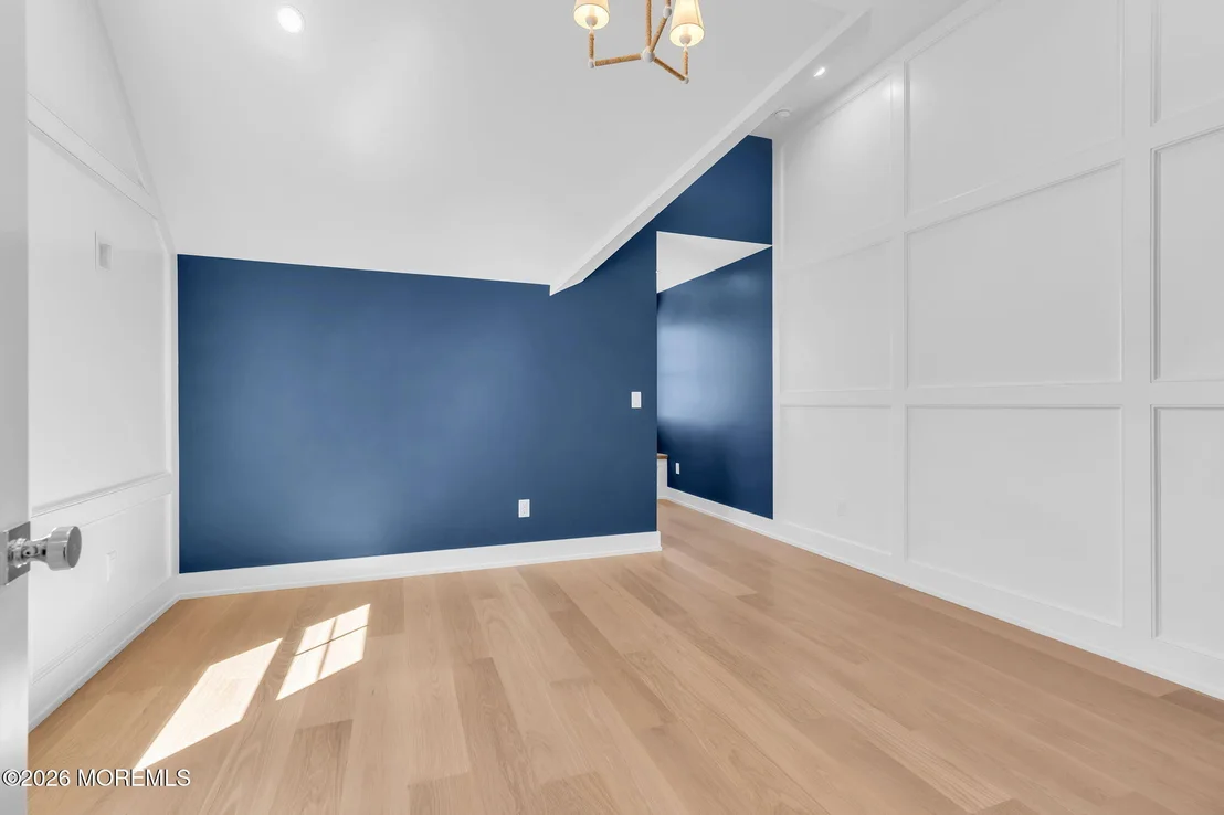 Photo of 153 Pershing Boulevard