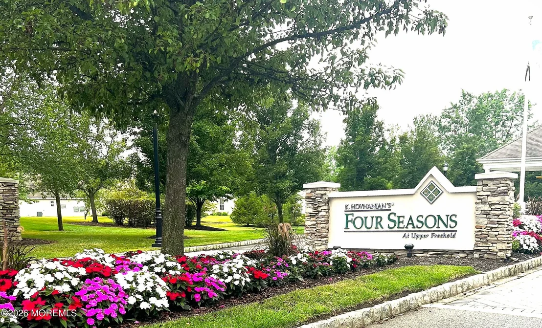Photo of 46 Minuteman Circle
