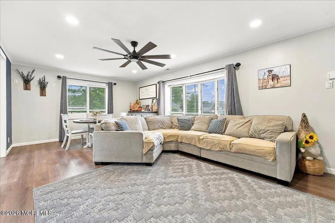 Photo of 552 Lloyd Road