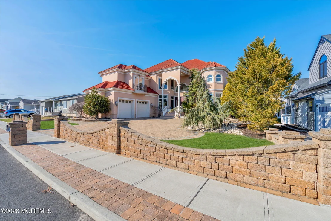 Photo of 342 Aldo Drive