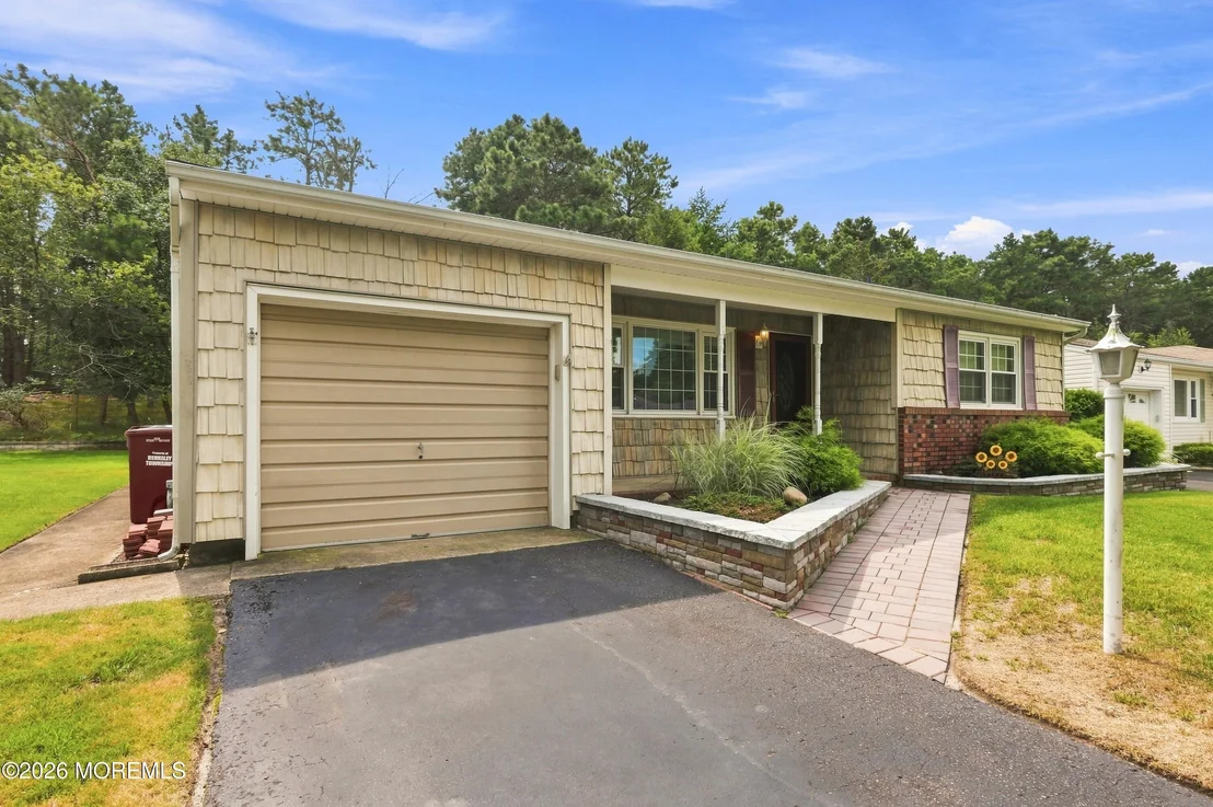 Photo of 42 Castleton Drive